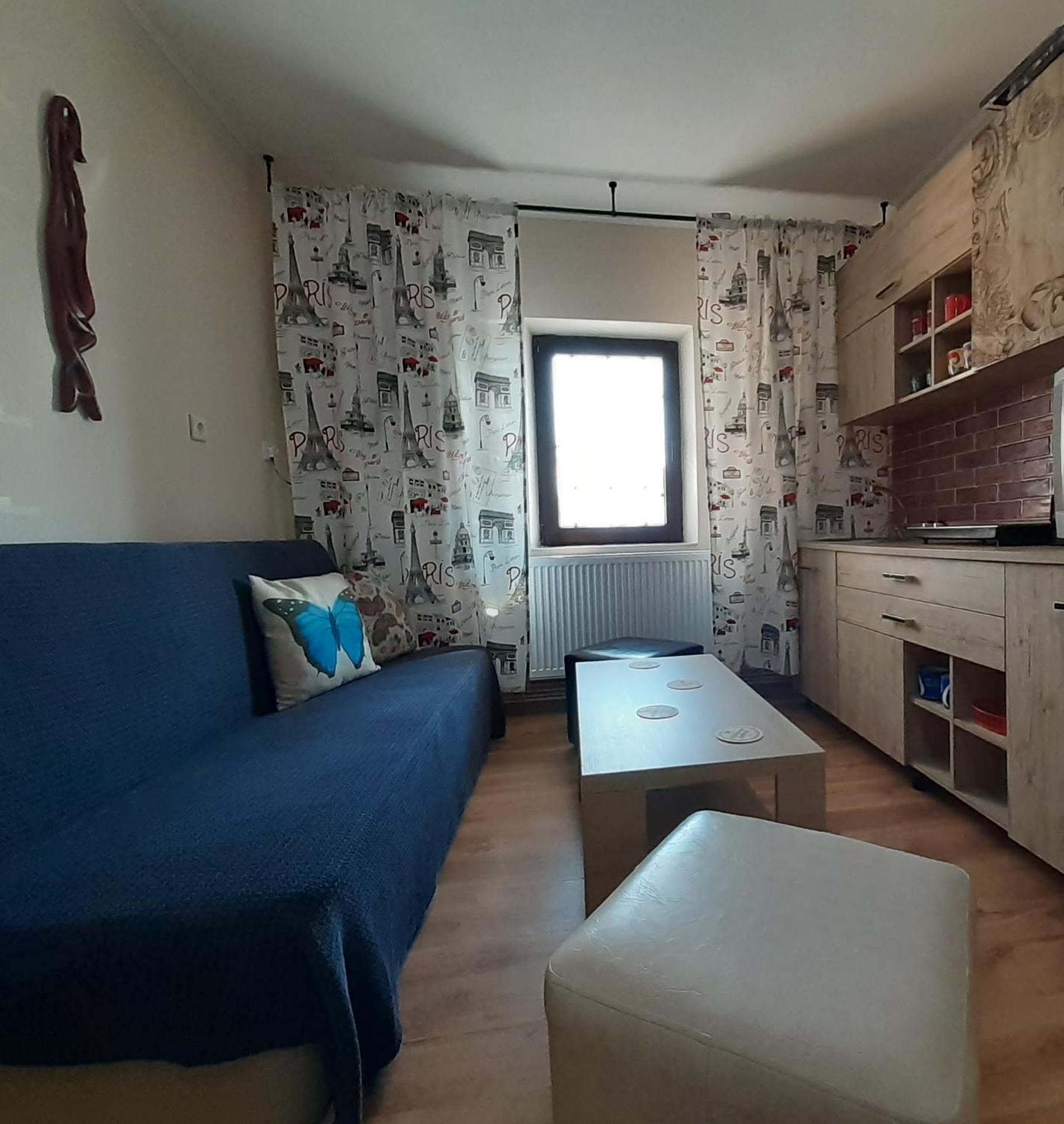 Apartament Cristina Cu Doua Dormitoare & Balcon & Parcare Proprie Onesti Bagian luar foto
